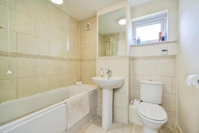2 bed Flat for sale Image 11