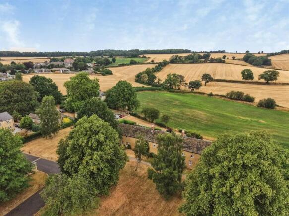 3 bed Barn Conversion for sale Image 10