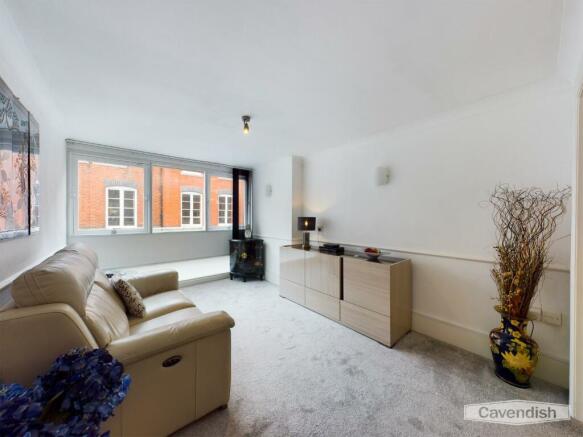 SITTING ROOM/DINING ROOM
