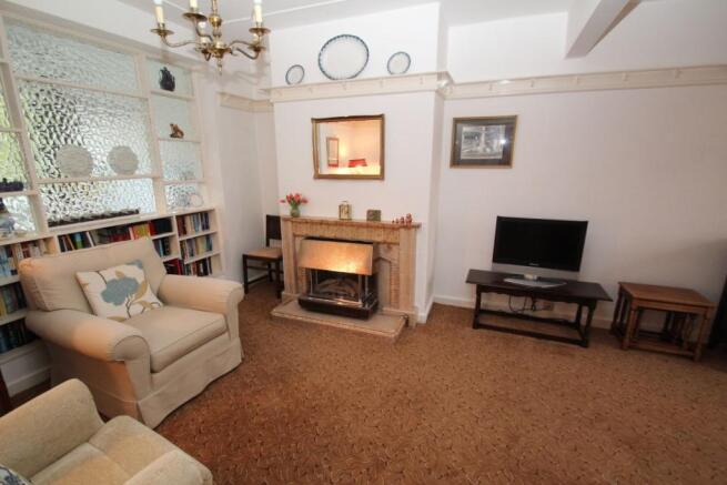 Lounge/Dining Room