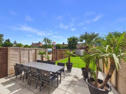 Colonial Road, Feltham, Middlesex, TW14