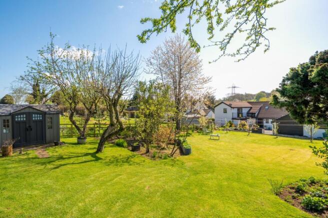 4 bed Detached for sale Image 8