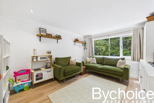 CAM05454G0-PR0025-STILL002