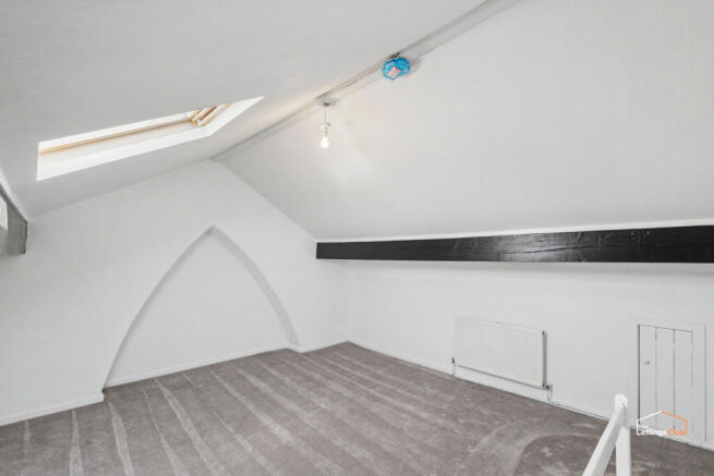 4 bed Terraced to rent Image 10