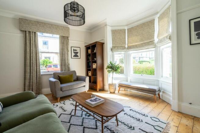 3 bed End of Terrace to rent Image 4