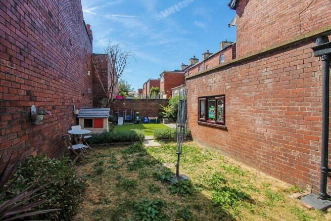 2 bed Detached for sale Image 12
