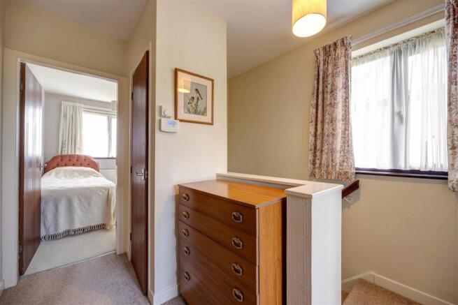 3 bed Semi-Detached for sale Image 12