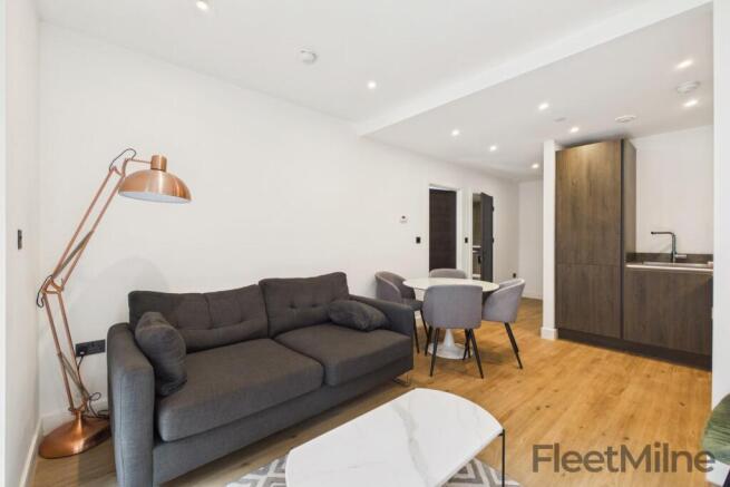 Lounge/Dining Area