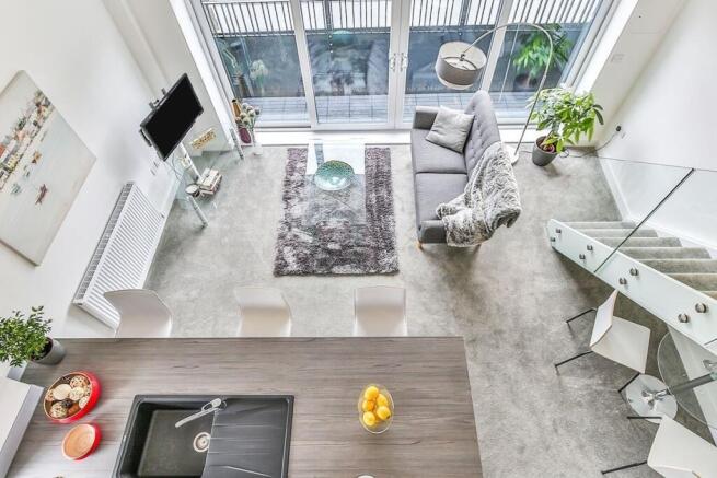 2 bed Penthouse to rent Image 8