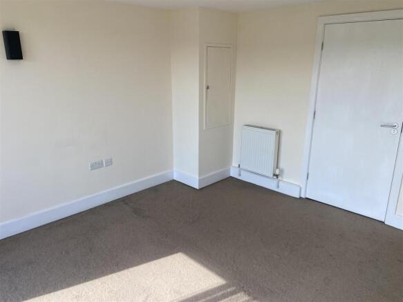 1 bed Apartment to rent Image 7