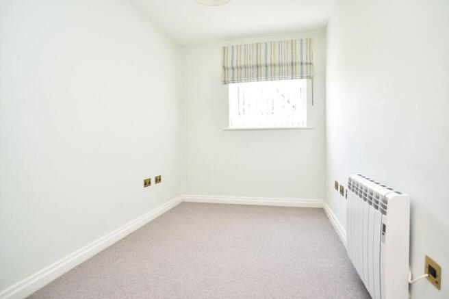 3 bed Flat for sale Image 12