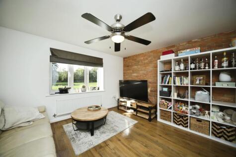 Beacon Close, Bathpool, Taunton