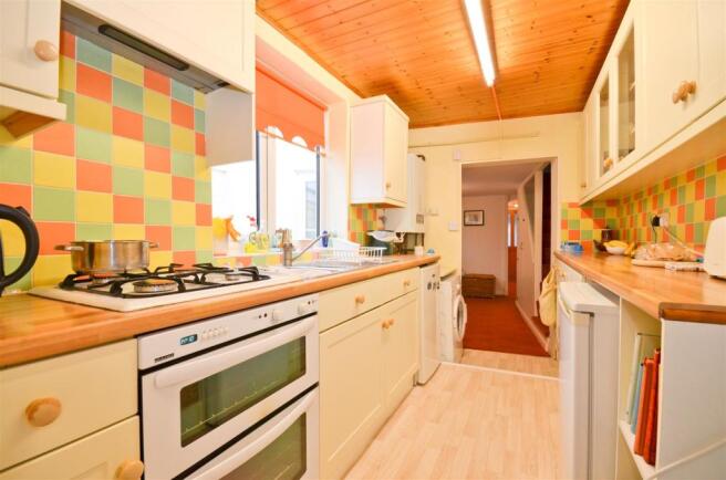 Kitchen - Newport - Isle of Wight Estate Agents.JP