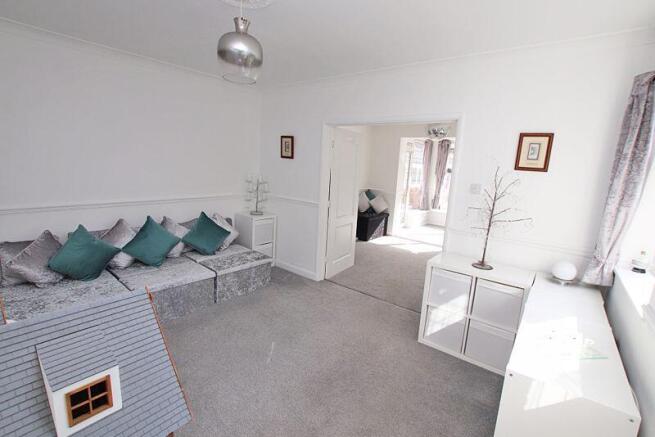 Dining or sitting room photo 2