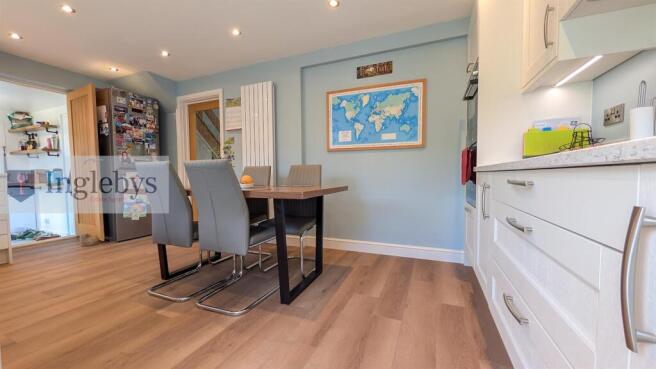 3 bed Semi-Detached for sale Image 9