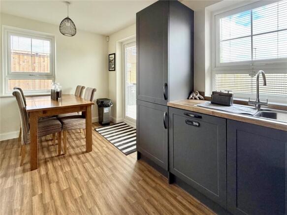 3 bed Semi-Detached for sale Image 7