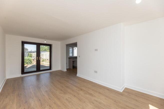 3 bed Semi-Detached for sale Image 6