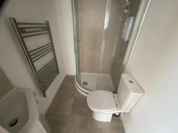 2 bed Terraced to rent Image 12