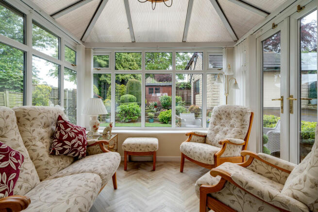 4 bed Detached for sale Image 11