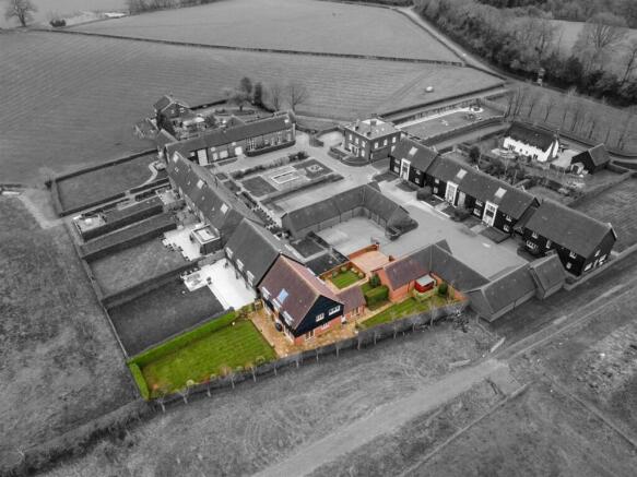 6 Hall Farm Court_4 B&W.jpg