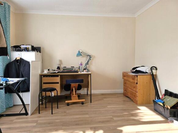Living Room/Bedroom