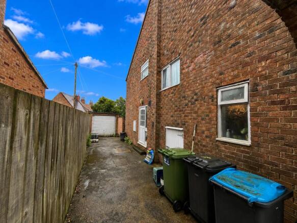 4 bed Detached for sale Image 8