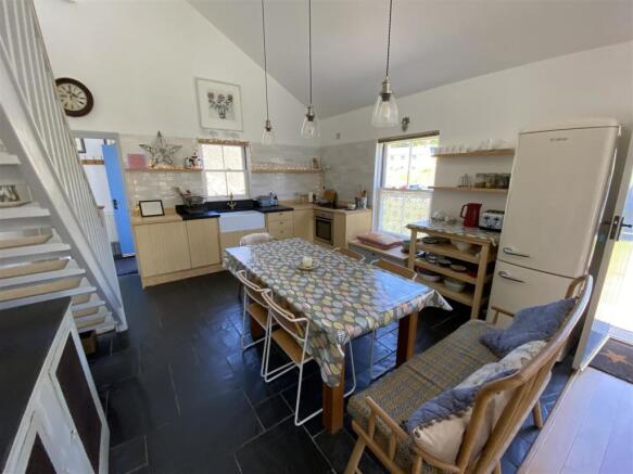 Kitchen/Dining Area