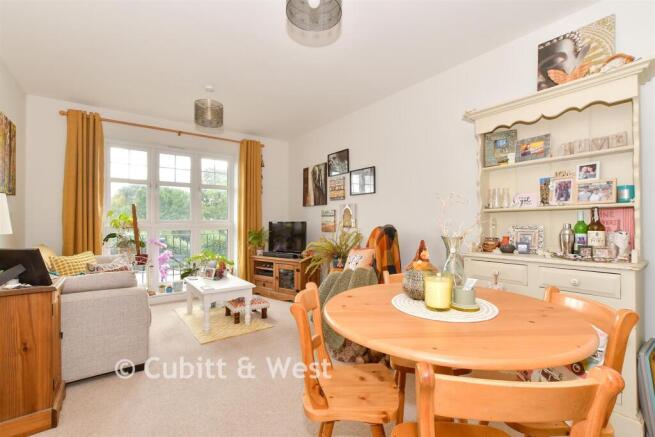 Lounge/Kitchen