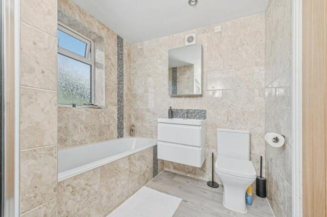 3 bed Semi-Detached for sale Image 11