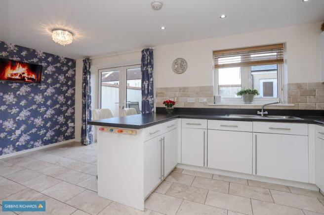 kitchen/dining...
