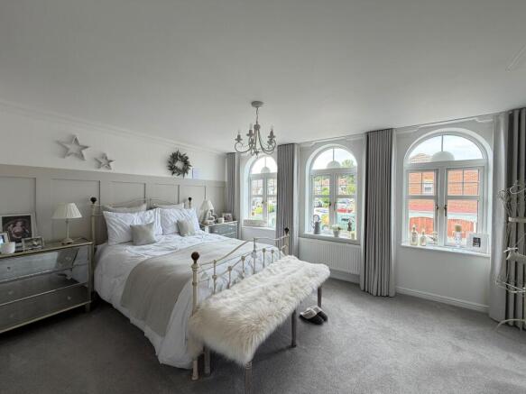 4 bed Detached for sale Image 7