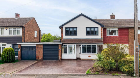 Mildenhall, Tamworth, Staffordshire, B79