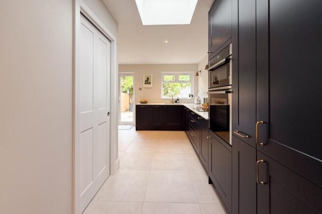 Portlock Road, Maidenhead, Berkshire, SL6 6DZ photo 4