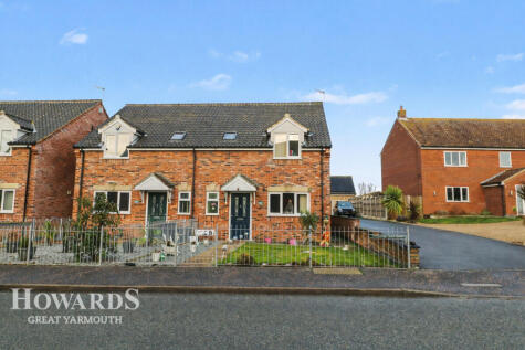 Main Road, Filby