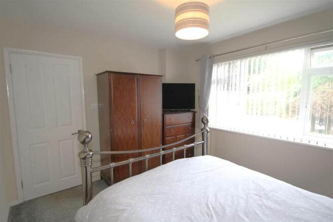 Bedroom 1b.JPG