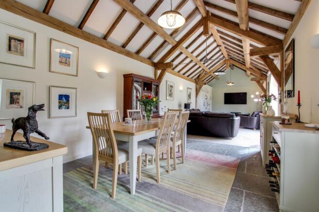 Lounge/Dining Room