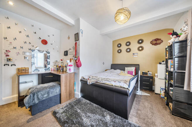 4 bed Semi-Detached for sale Image 10