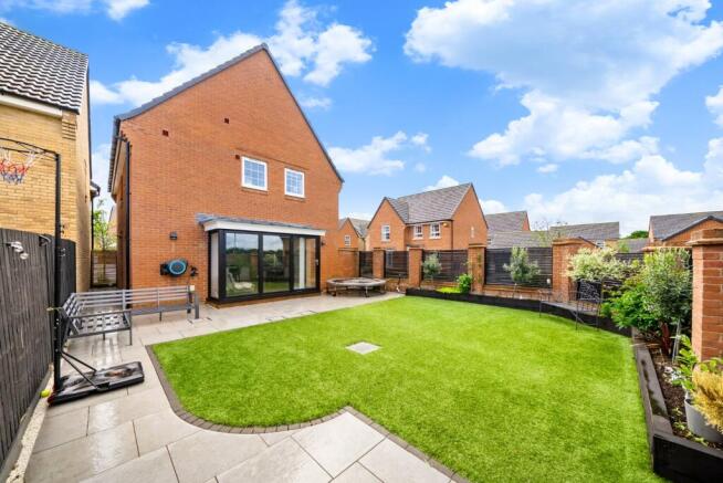 4 bed Detached for sale Image 4