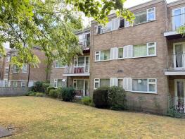 12, Linden Lea, Westfield Park, Pinner HA5 4JH