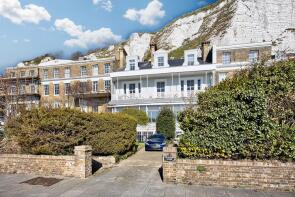 11 Arlington House, East Cliff, Dover CT16 1LX