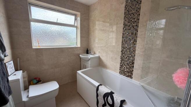 2 bed House to rent Image 9