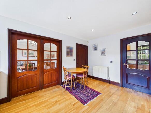 4 bed Detached for sale Image 11