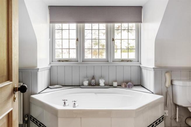 house. estate agency Hindhead