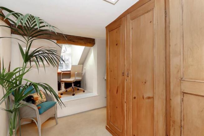 Dressing/study area