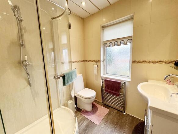 Shower Room pic 1.jpg