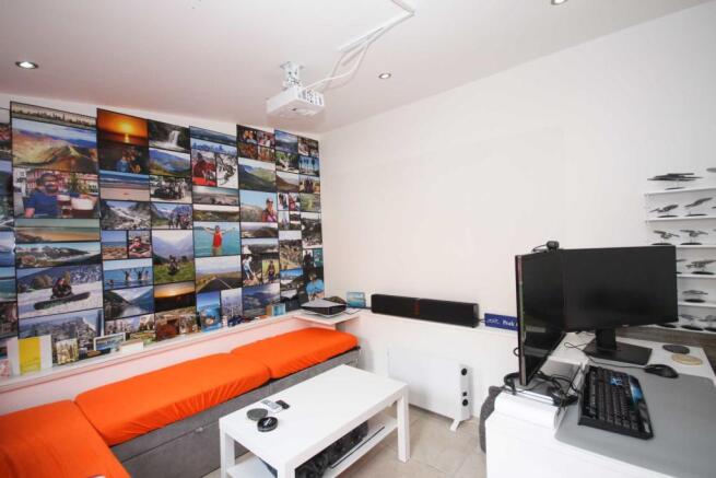 Photo 9