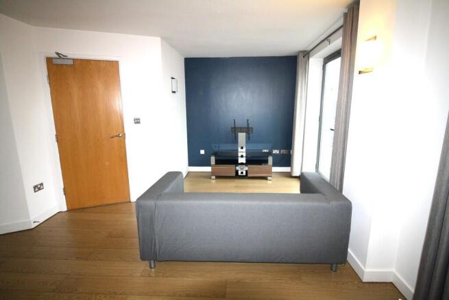 1 bed Apartment to rent Image 4