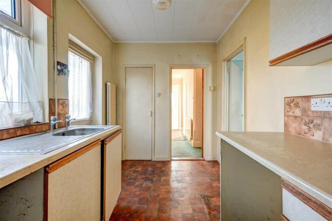 Kitchen (2).jpg