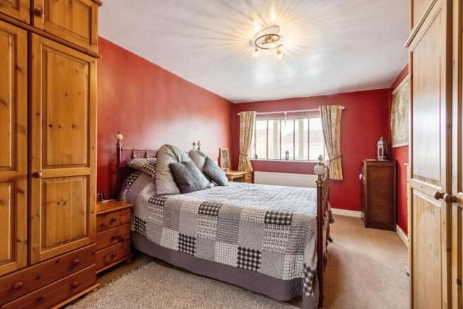 4 bed Detached for sale Image 12