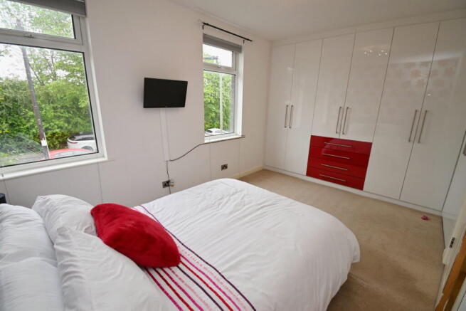 3 bed Terraced for sale Image 10